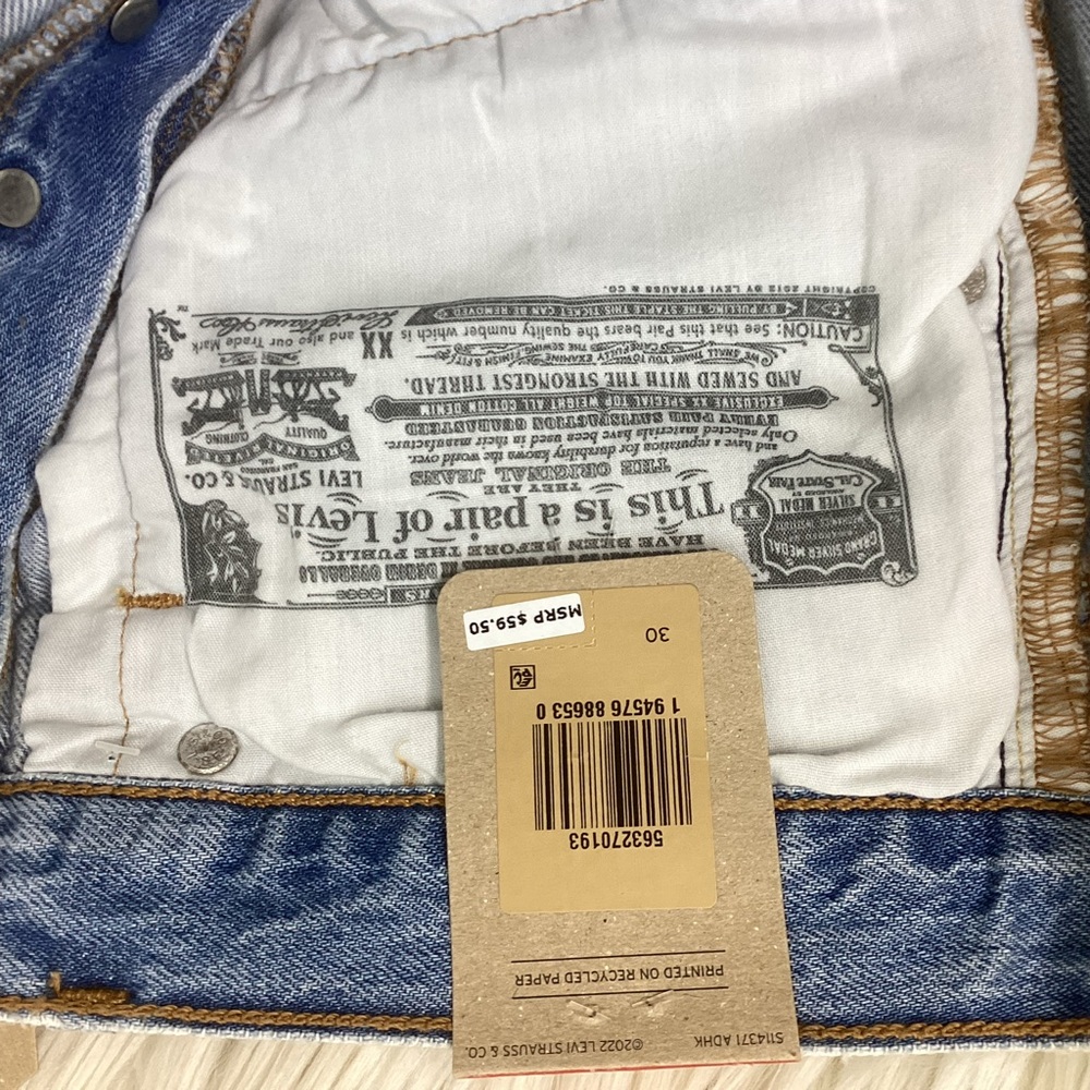 Levi 501 Button Fly Shorts Distressed NWT 30 - Picture 4 of 7